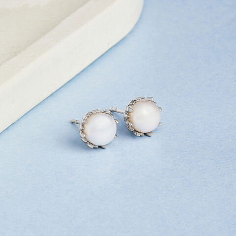 Gorgeous Pearl Silver Stud Earrings