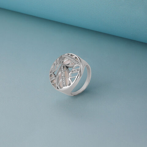 Mother of Pearl Charming Silver Ring