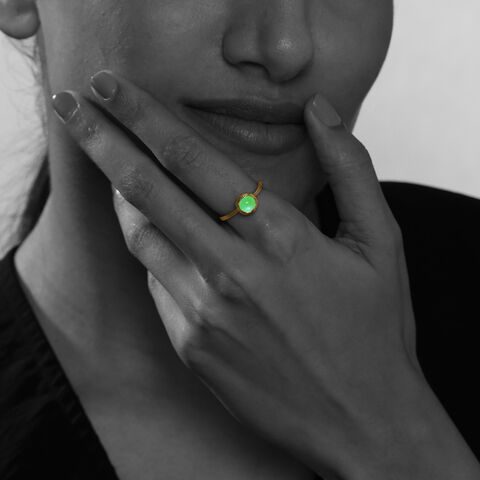 Serene Firefly 14 kt Gold & Blue Topaz Finger Ring