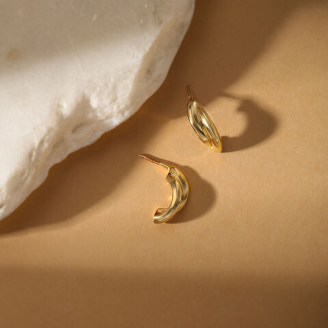 22KT Yellow Gold Sharp Stylish Stud Earrings