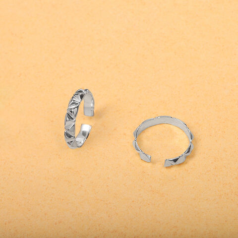 Sleek Lines Silver Toe Rings