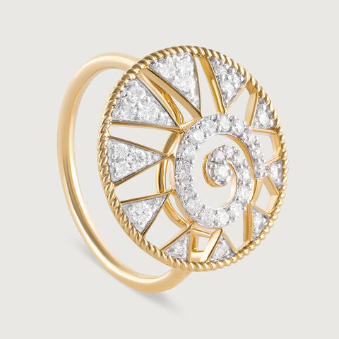 Spiral Triangular Gold & Diamond Finger Ring