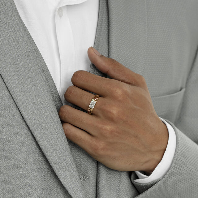 Chevron Shine Gold & Diamond Finger Ring for Men,,hi-res image number null