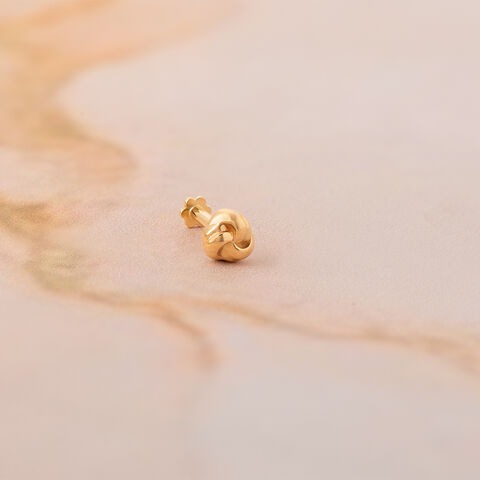 Classic Elegance Gold Nose Pin