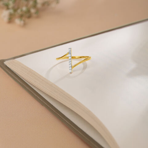 Sparkling Connections 18KT Gold & Diamond Finger Ring