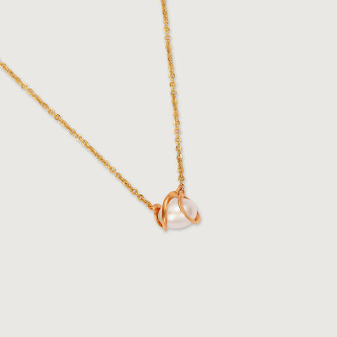 Graceful Allure 14 Kt Gold & Pearl Necklace