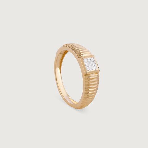 Ribbed Radiance Gold & Diamond Finger Ring for Men