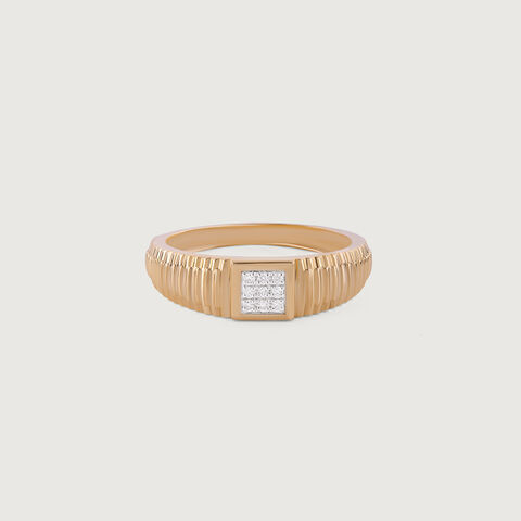 Ribbed Radiance Gold & Diamond Ring for Men