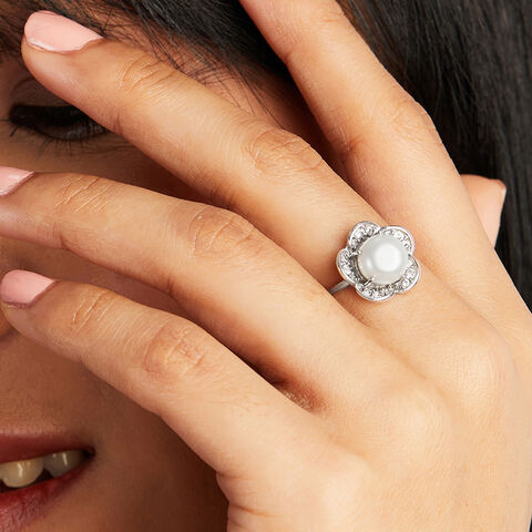 Glided Blossom Pearl Silver Finger Ring