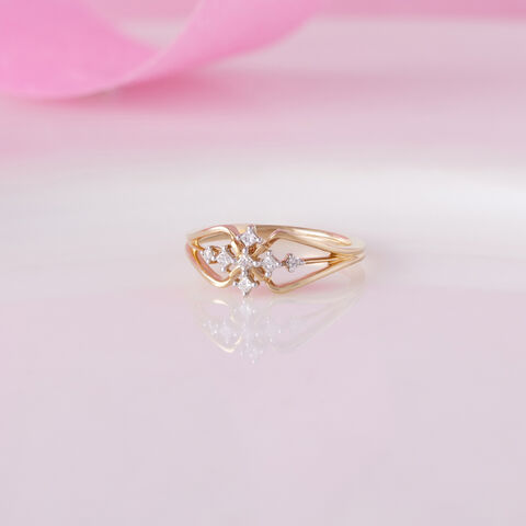 Dazzling Blend Gold & Diamond Finger Ring