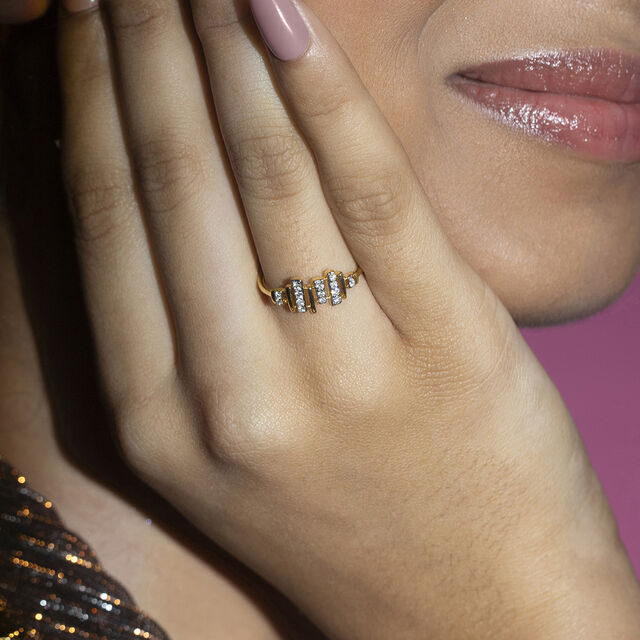 Glitz Groove Gold & Diamond Finger Ring,,hi-res image number null