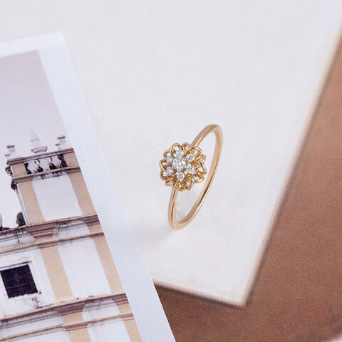 Crochet Vibes Gold and Diamond Finger Ring