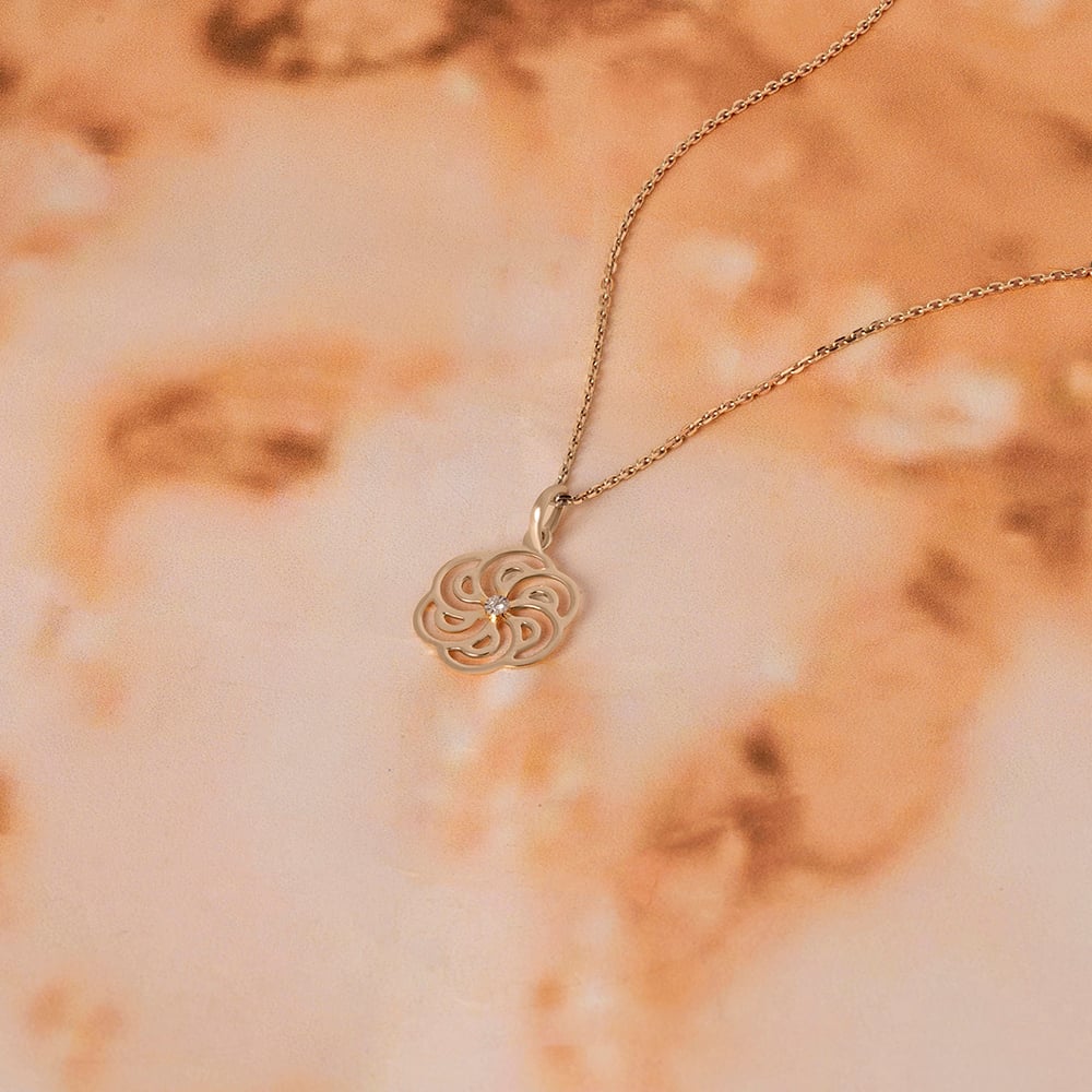 Elegant Floral Gold & Diamond Pendant