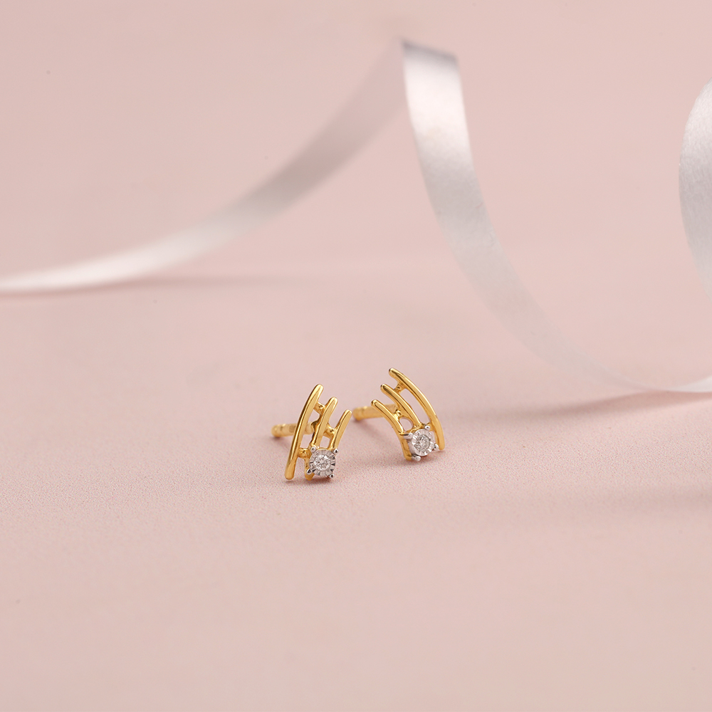 Elegant Arc 14 Kt Gold and Diamond Stud Earrings