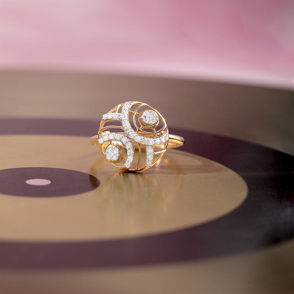 Laser Swirl Gold & Diamond Finger Ring