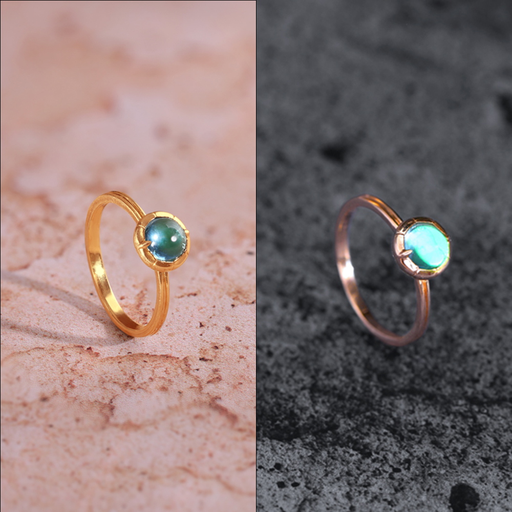 Serene Firefly 14 kt Gold & Blue Topaz Finger Ring