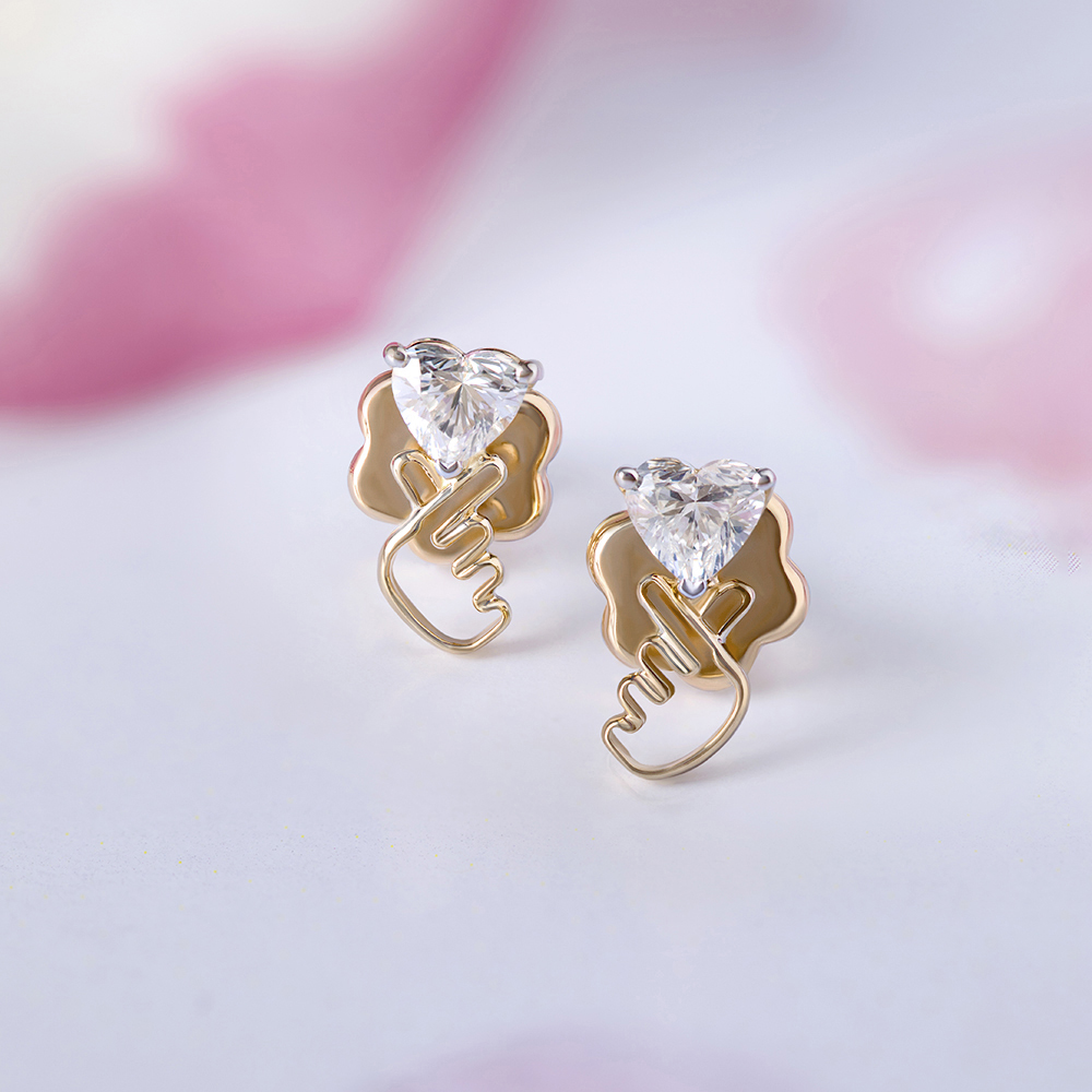 Korean Love 14 kt Gold & Diamond Stud Earrings