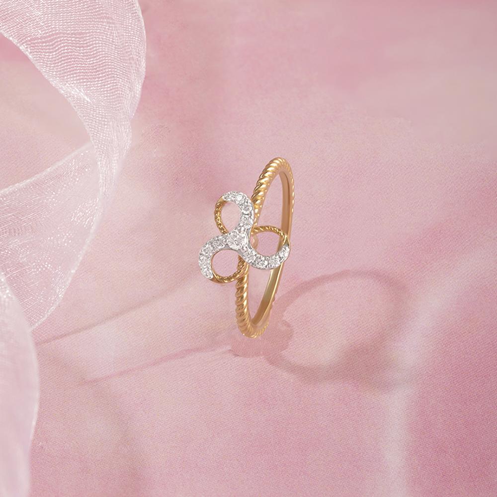 Interconnected Elegance Gold & Diamond Finger Ring