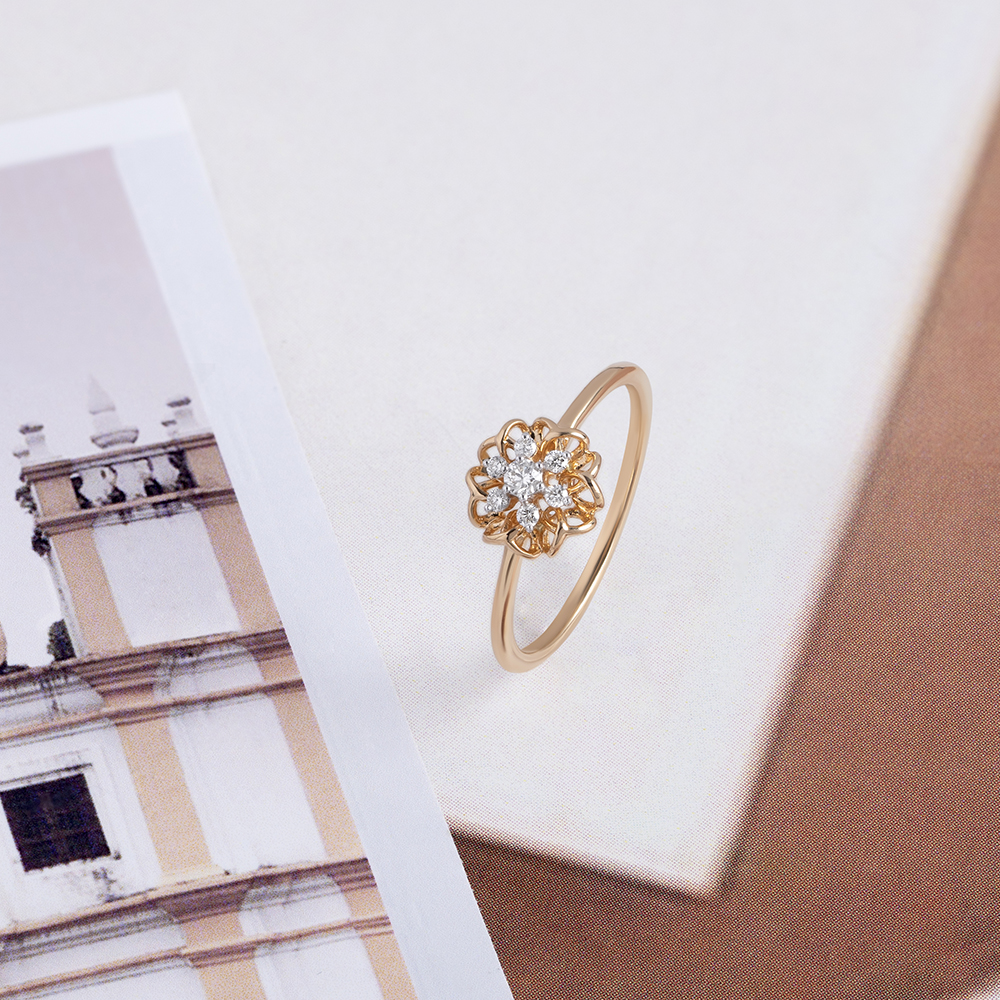 Crochet Vibes Gold and Diamond Finger Ring